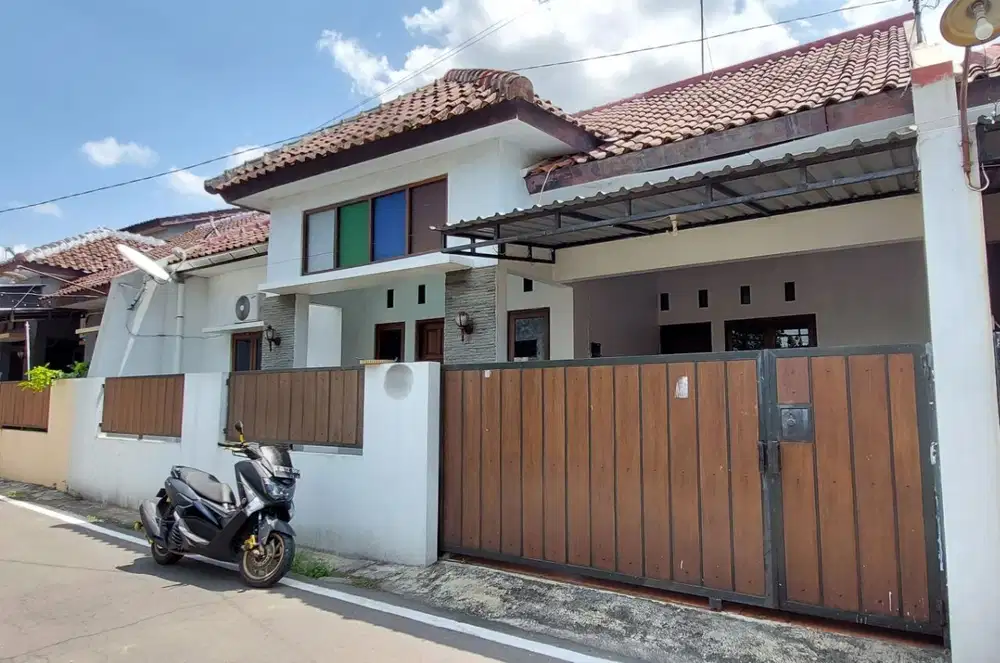 Rumah solo kota murah di sumber Banyuanyar Banjarsari