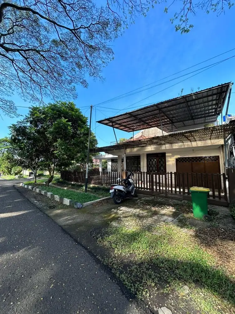 Disewakan Rumah Cocok Untuk Kantor Siap Huni di Sayap Riau