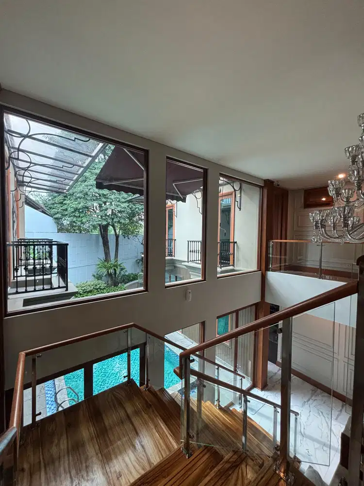Rumah 2 lantai di Denkuningan, Jakarta Selatan