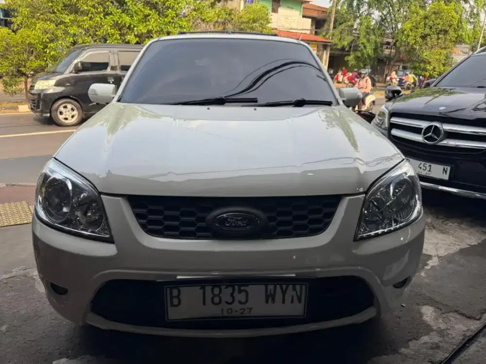 Ford escape XLT sunroof th 2012 AT siap pakai