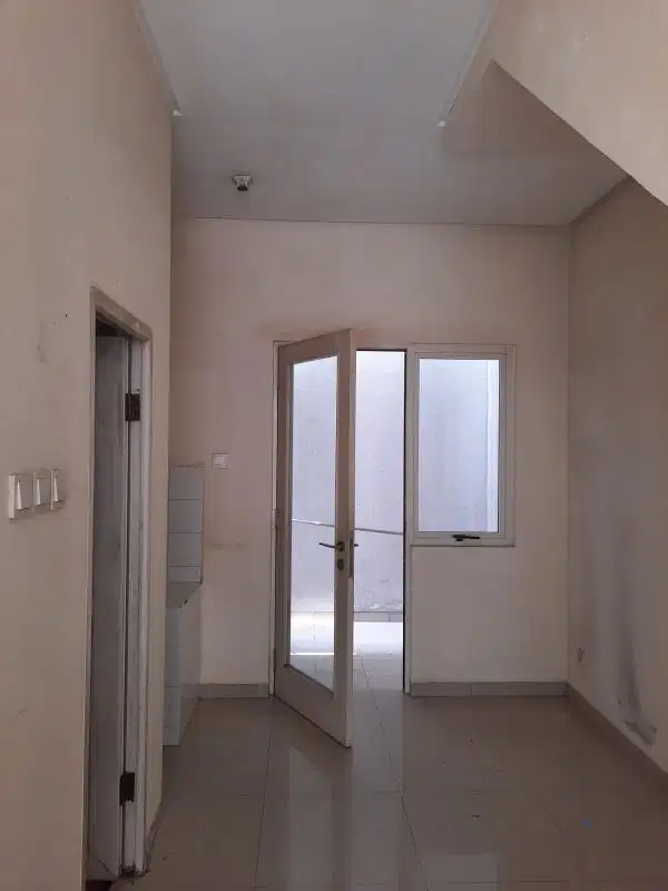 Sewa cepat rumah pik1 4x12 2 kamar tidur