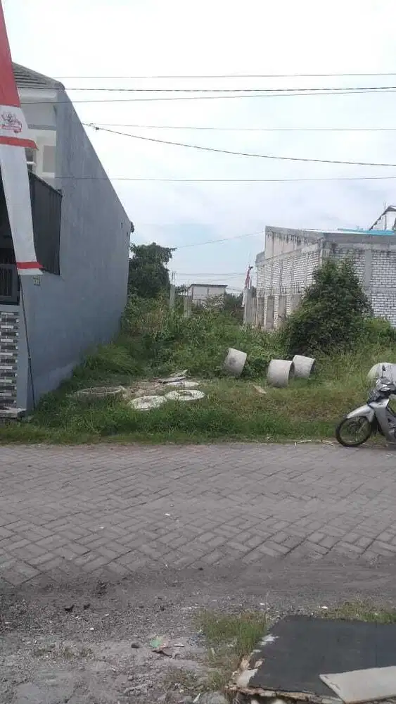 TANAH MEDOKAN SAWAH TIMUR RUNGKUT LOKASI STRATEGIS DEKAT JALAN RAYA