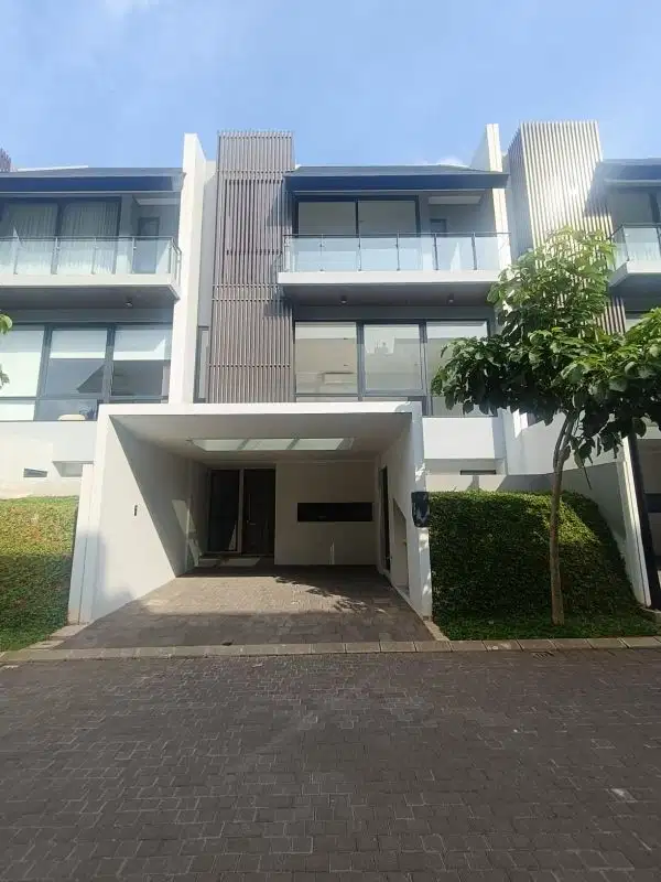 For sale Serenia Hills , cluster Sierra brandnew house