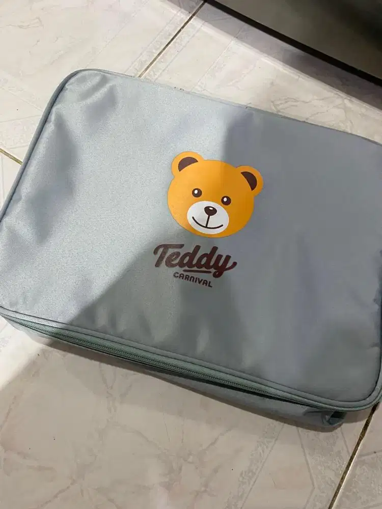 Tas dokumen atau laptop