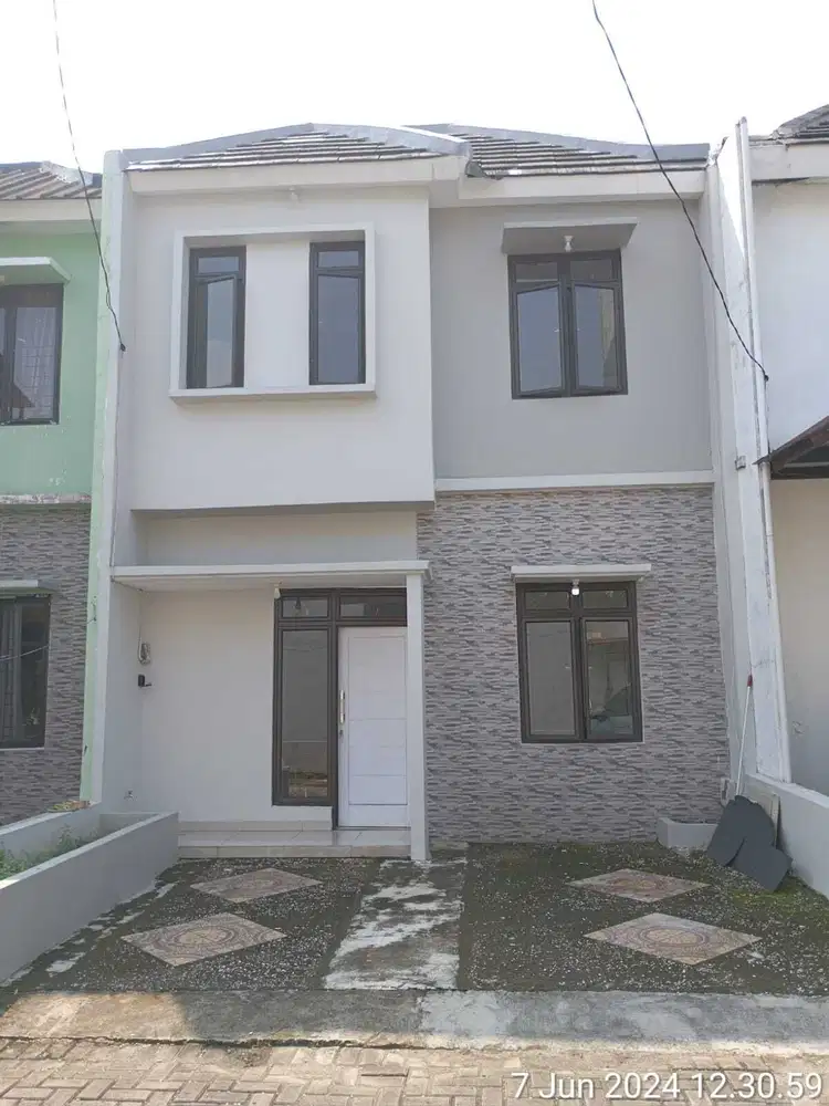 Dijual Turun Harga Rumah 2 Lantai di Cikaret Cibinong Kab Bogor
