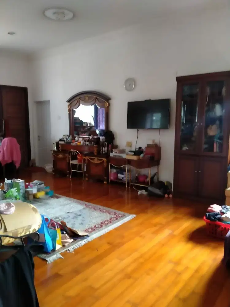 Dijual Rumah Mewah Ada Kolam Renang di Danau Bogor Raya