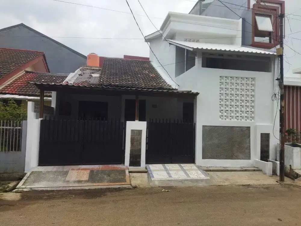 Rumah strategis 5 kamar dan kantor dekat akses tol dan mall Bekasi