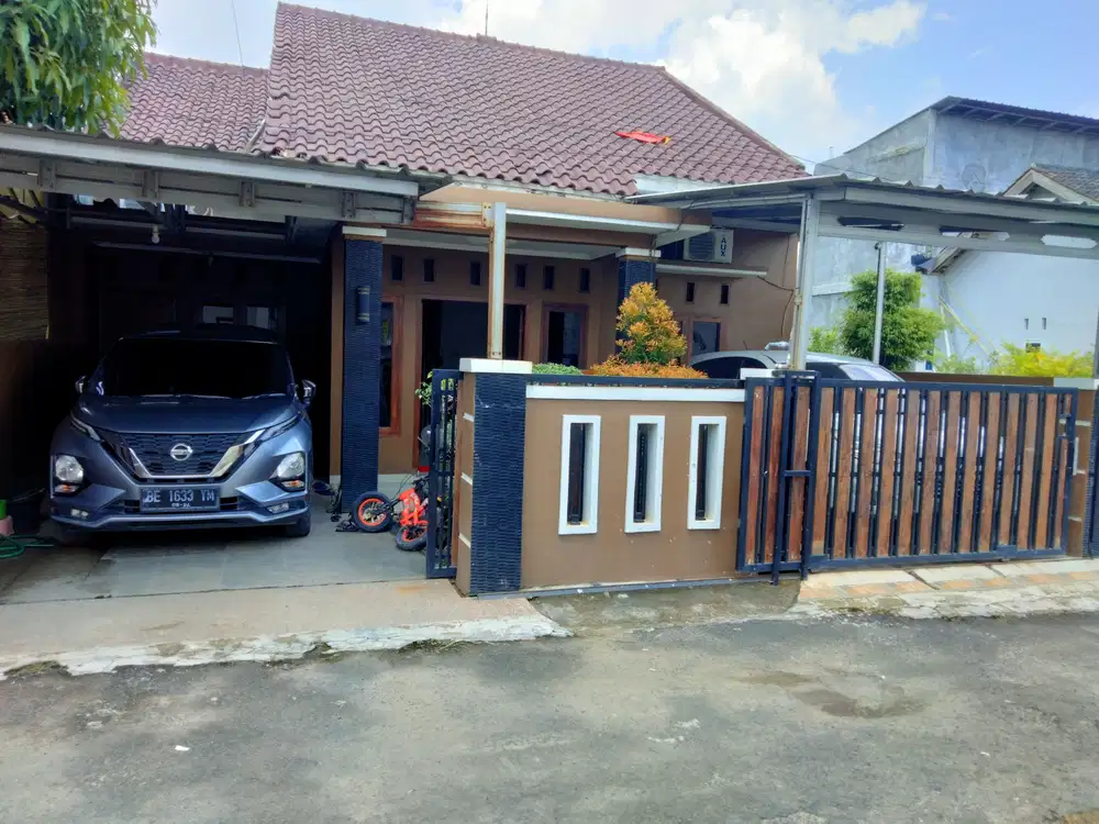 RUMAH SIAP HUNI 3MT 2 KM 2 GARASI MOBIL SUKARAME DEKAT SD SMP SMA IT