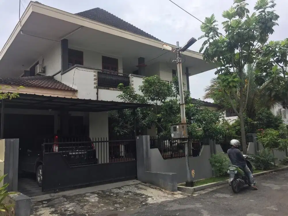 Dijual Rumah Hook Mewah dan Strategis di Medan Sunggal