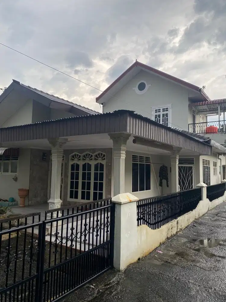 Dijual Rumah Strategis Sangat Nyaman di Daerah Setiabudi