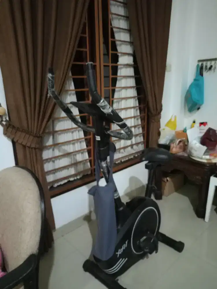 Di jual sepeda statis untuk olahraga