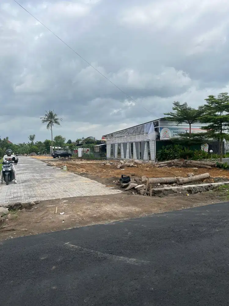 Dekat Malioboro Jogja, Tanah Tepi Jl. Utama Banyuraden