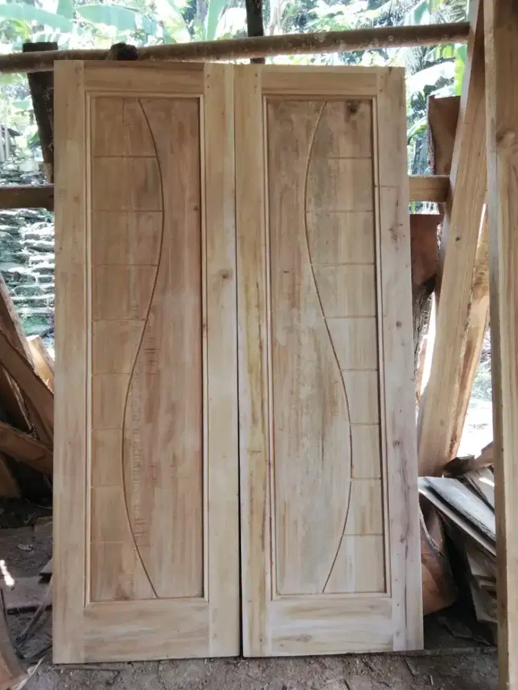 Pintu kamar bahan mahoni