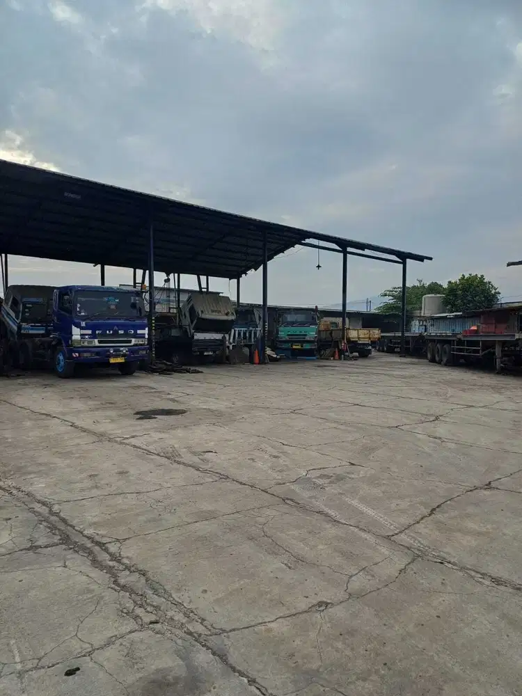 Workshop Pool Truck Strategis di Cileungsi Narogong Bogor Bekasi