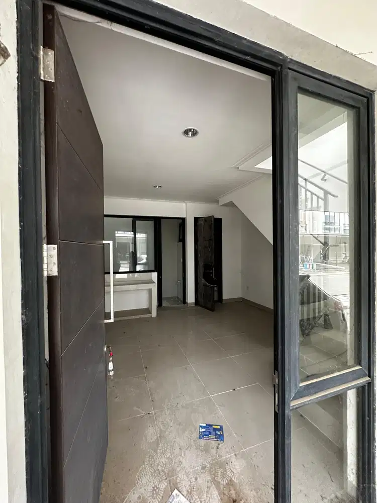 DISEWAKAN RUMAH CLUSTER CALIFORNIA MILENIAL PIK2 SEMIFURNISHED