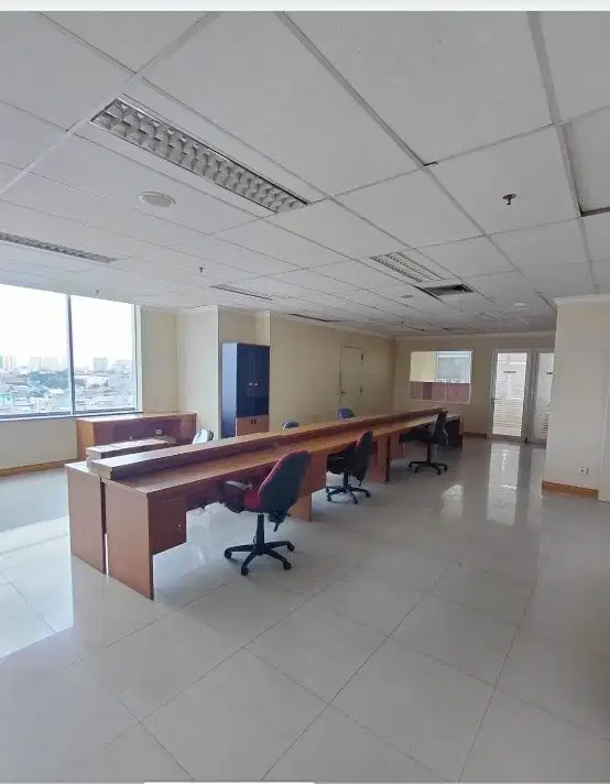 SEWA KANTOR DI JAKARTA SELATAN KEBAYORAN 160M2 FURNISHED 188K NEGO