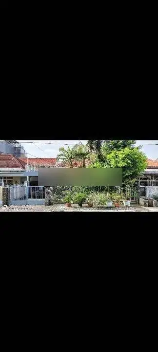 Jual Rumah Semi Classic, pinggir Jalan,dekat ke Pusat Belanja ps SENEN