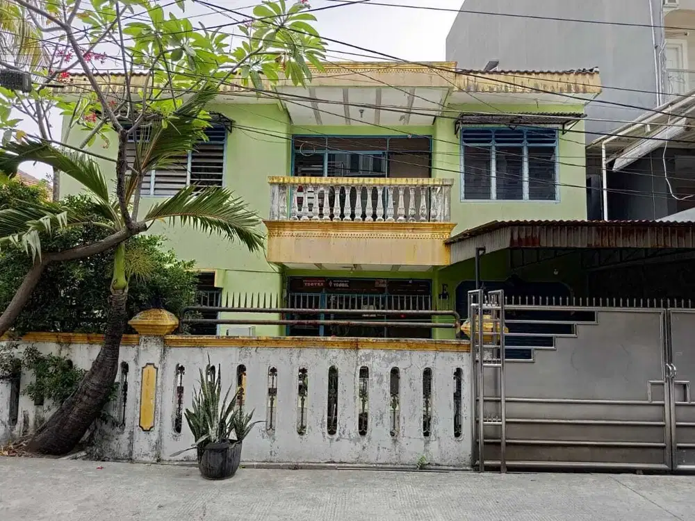 Rumah Tua di Kav POLRI Jl Jelambar Madya Petamburan Jakarta
