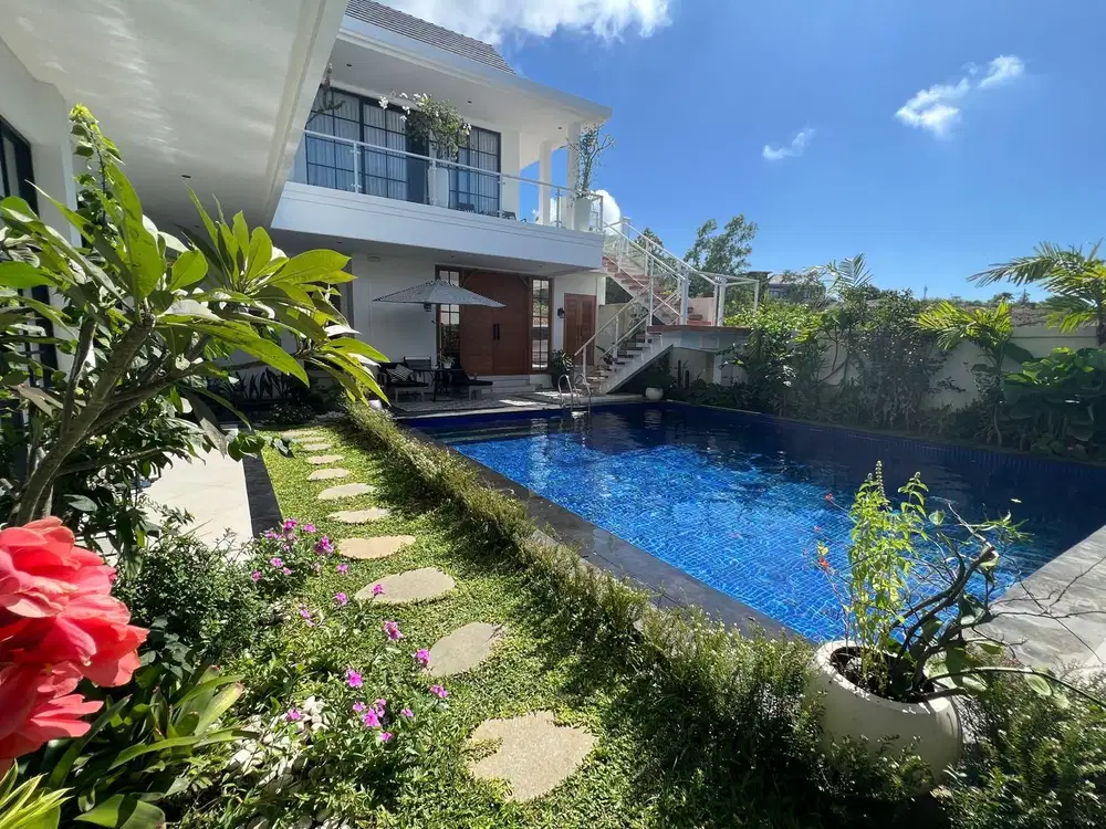 Villa 8 kamar Dharmawangsa