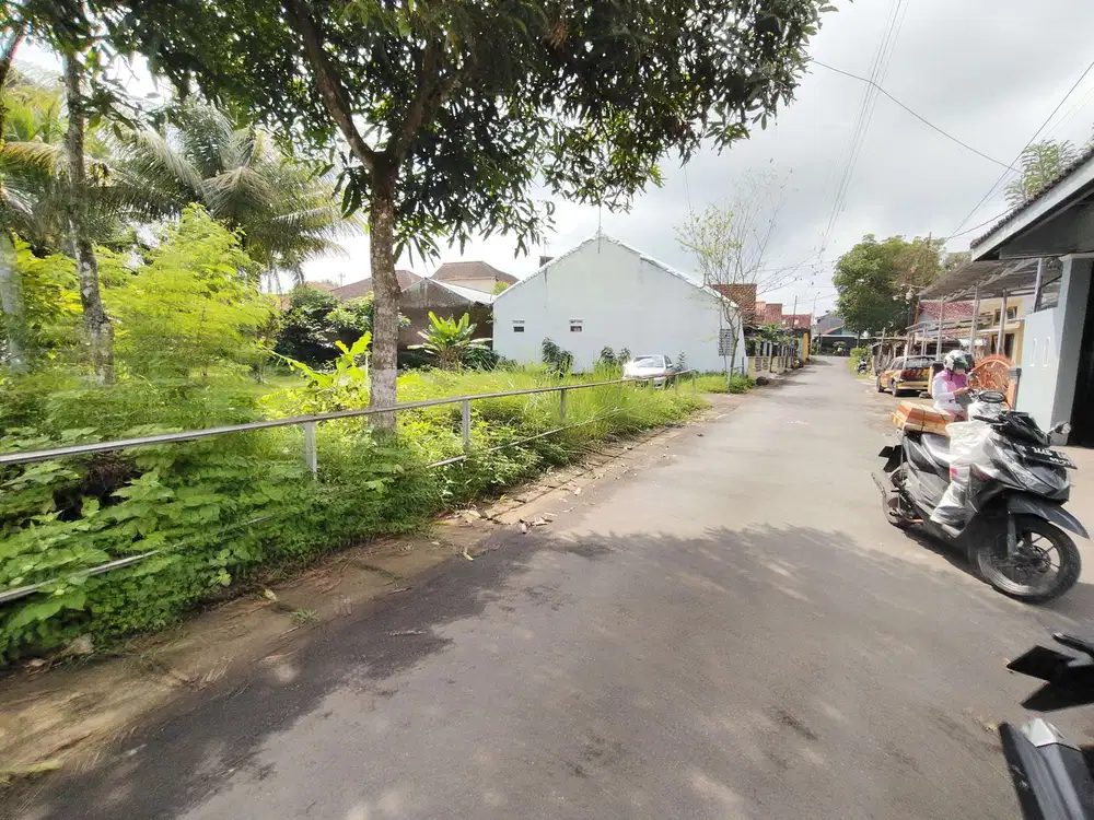 Tanah kosong Dukuhwaluh dekat kampus UMP Kembaran Purwokerto