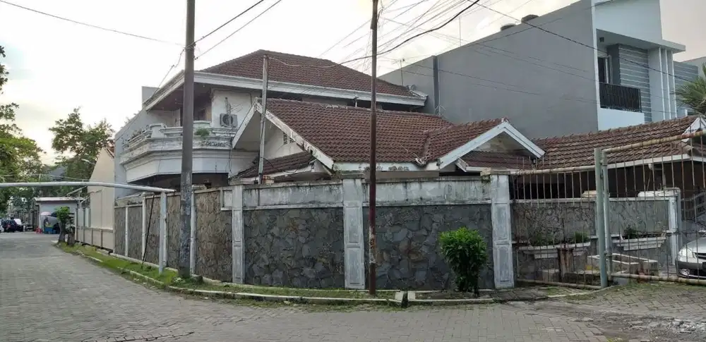 Rumah Mewah di Darmo Harapan Indah ,Potensi 4 Unit, Harga Nego