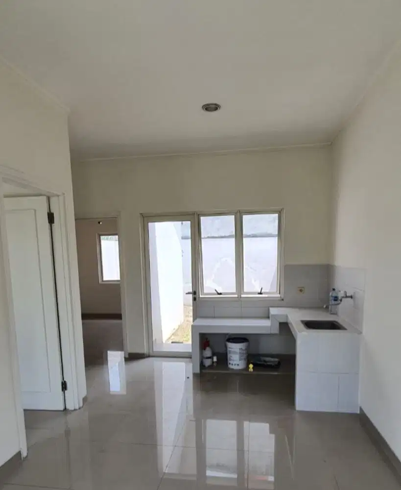 Disewakan rumah istimewa rapi sekali di suvarna sutera cluster bianca