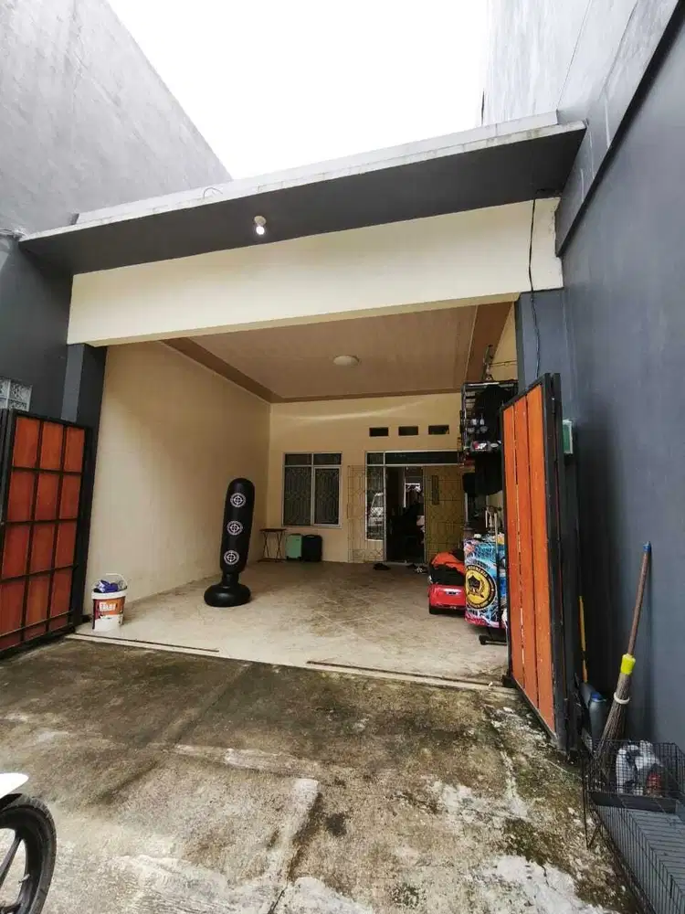 RUMAH SIAP HUNI, STRATEGIS PINGGIR JALAN GUNUNGPATI SEMARANG