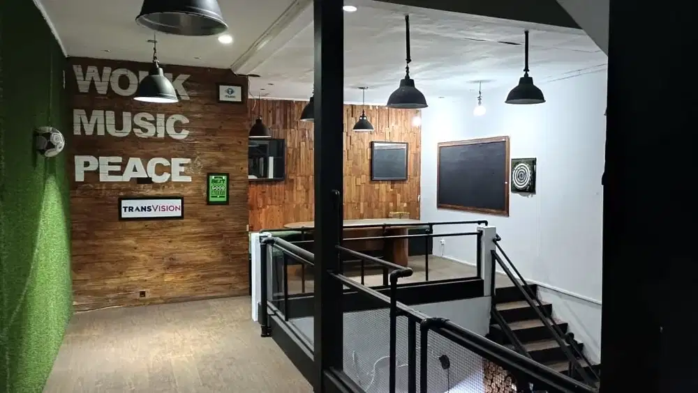 JUAL BANGUNAN 2 LT BAGUS DI JALAN RAYA RAMAI DAERAH TURANGGA BANDUNG