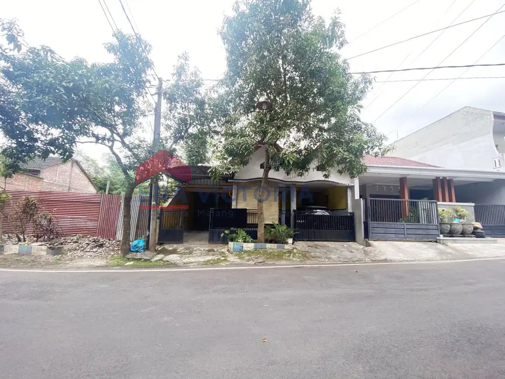 Lingkungan Nyaman & Sejuk, Rumah Siap Huni Dekat Jalan Poros Strategis
