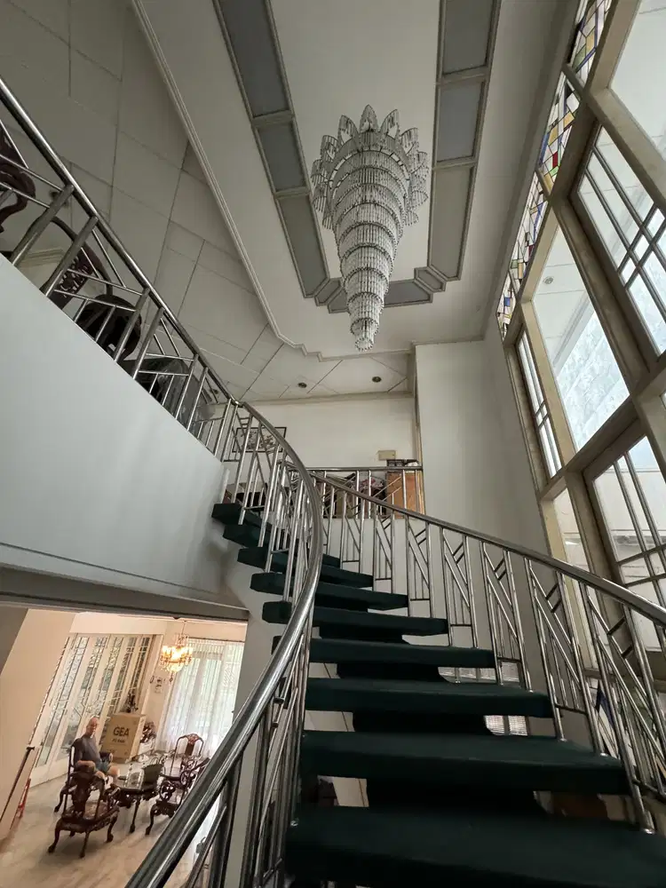 RUMAH MEWAH PINGGIR JALAN RAYA PLUIT JAKARTA UTARA SHM UTK RUMAH/USAHA