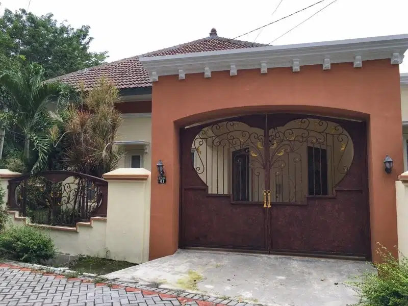 DIJUAL RUMAH MODERN HOOK DI MANYAR INDAH FULL FURNISHED SIAP HUNI