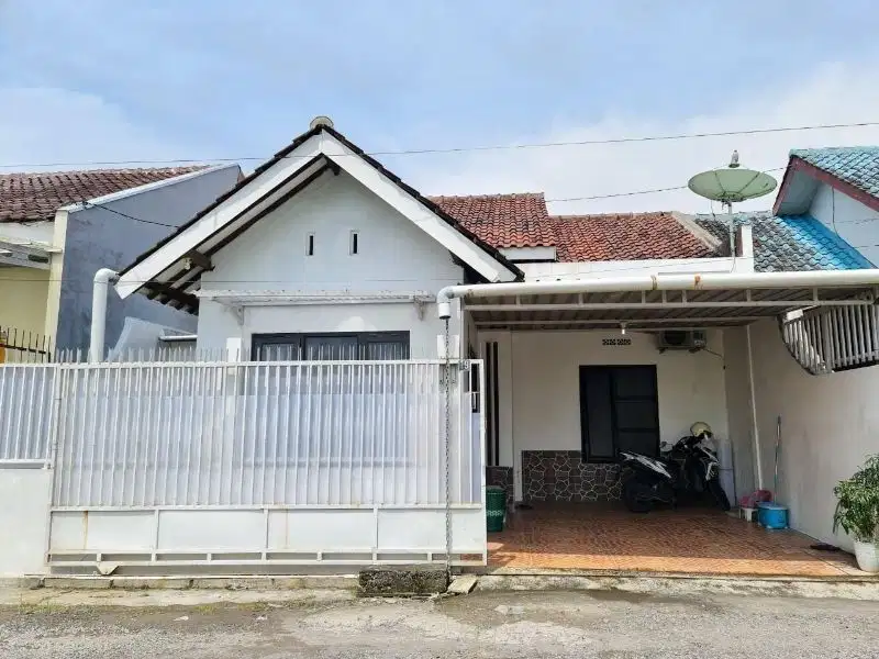 Rumah Nyaman 110m² Strategis Dekat Exit Tol Klodran