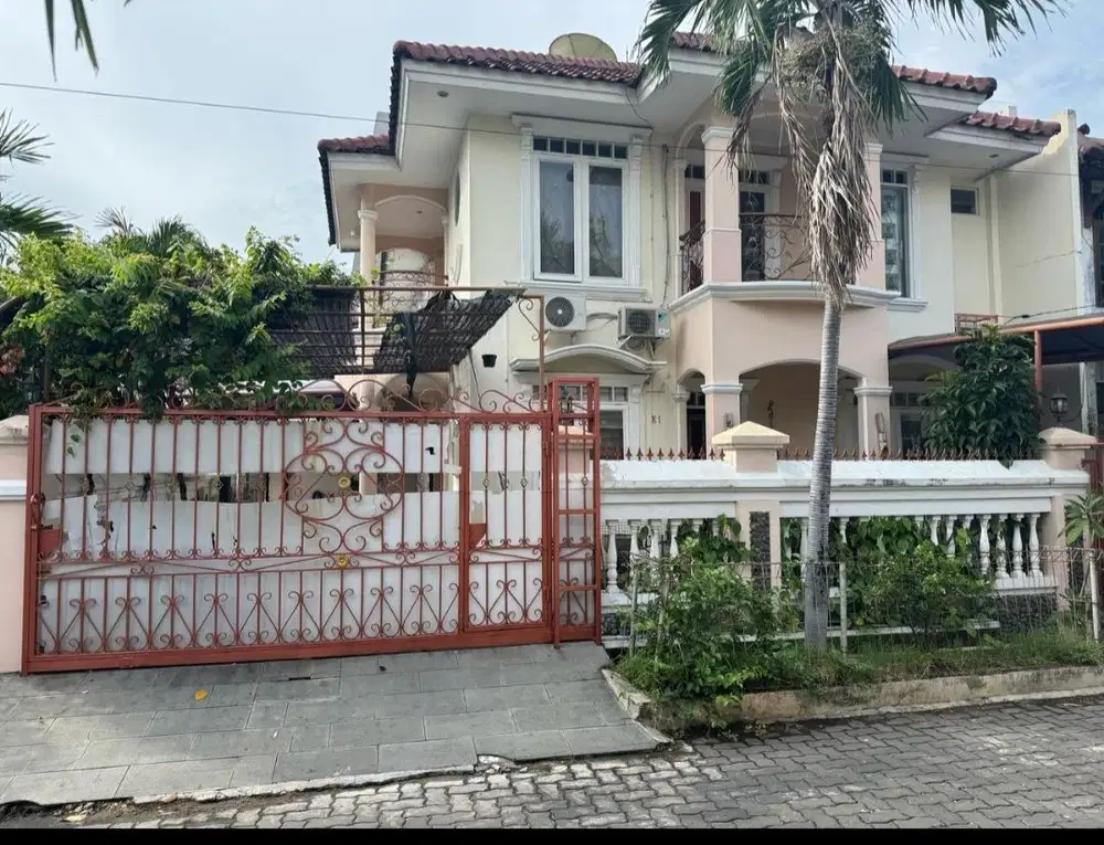 Rumah sunter hoek selatan barat dlm kompleks