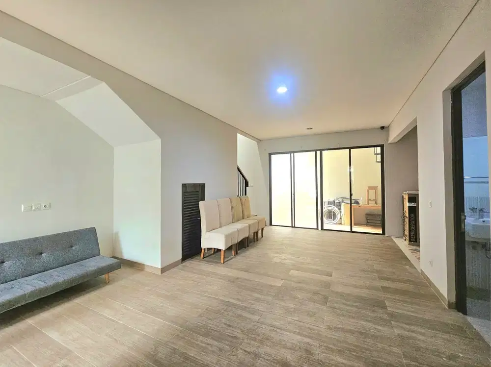 Rumah The Eminent BSD Renov siap huni hadap Utara