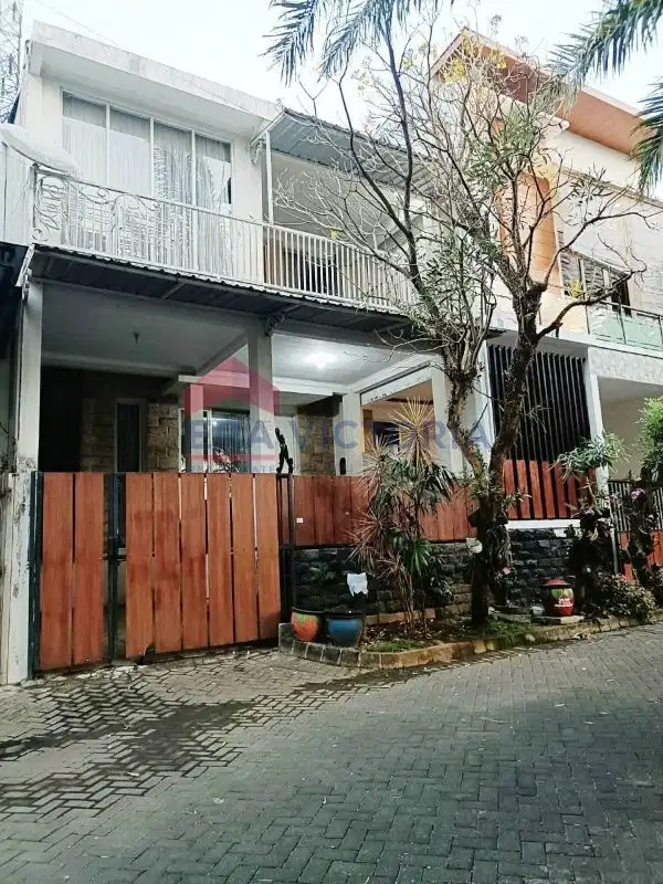 Rumah 2 lantai bagus lokasi Cemorokandang Malang