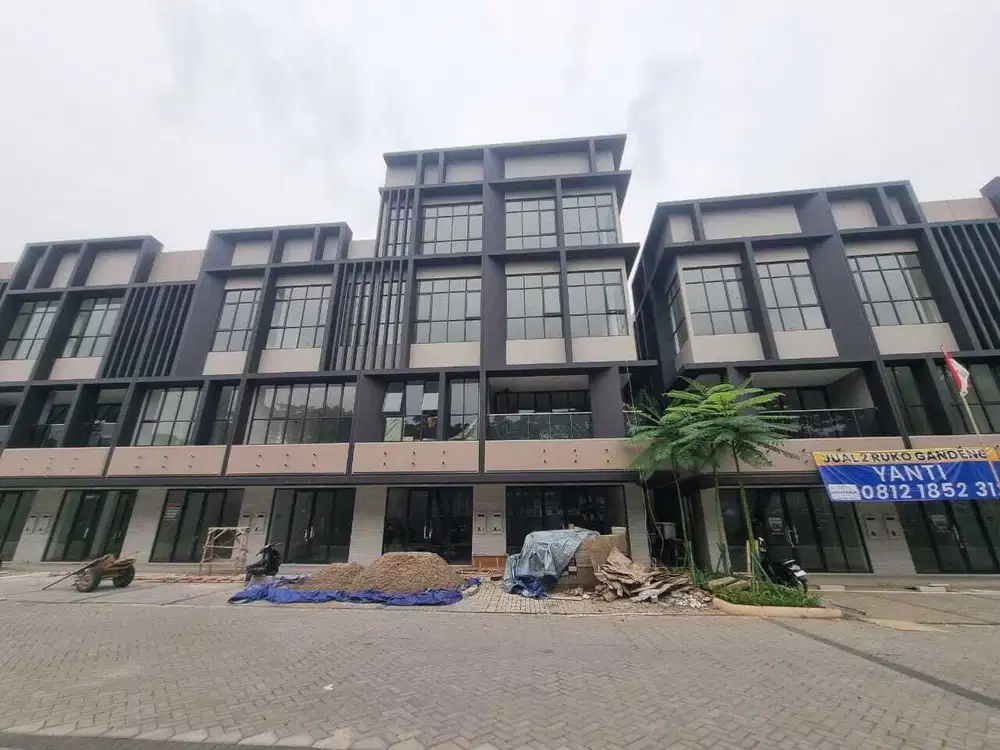 Disewakan Ruko Gandeng 4 Lantai di BSD Posisi Hoek Jarang Ada