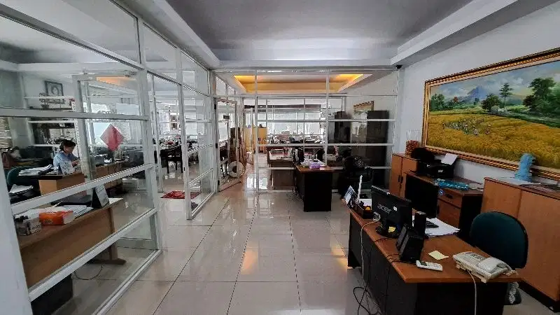 Ruko Gandeng 3.5 Lantai 9.5x18 Jl Roa Malaka Tambora hadap Barat