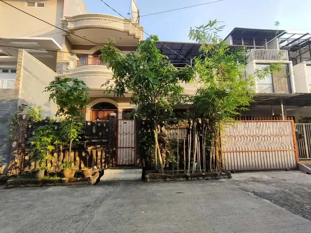 Rumah sunter dlm kompleks siap huni jln lebar