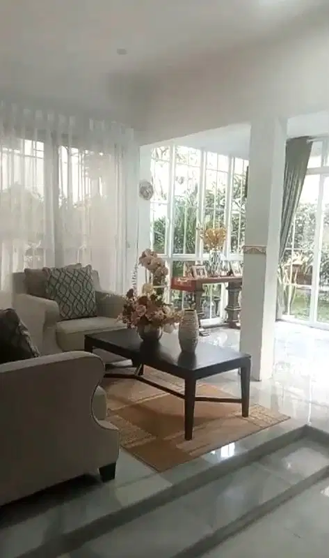 Rumah Cikini Menteng Siap Huni 2 Lantai 568m² hadap Timur