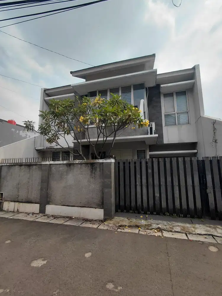 Rumah Murah Bintaro Sektor 9 Dekat Pasmod bisa untuk Usaha