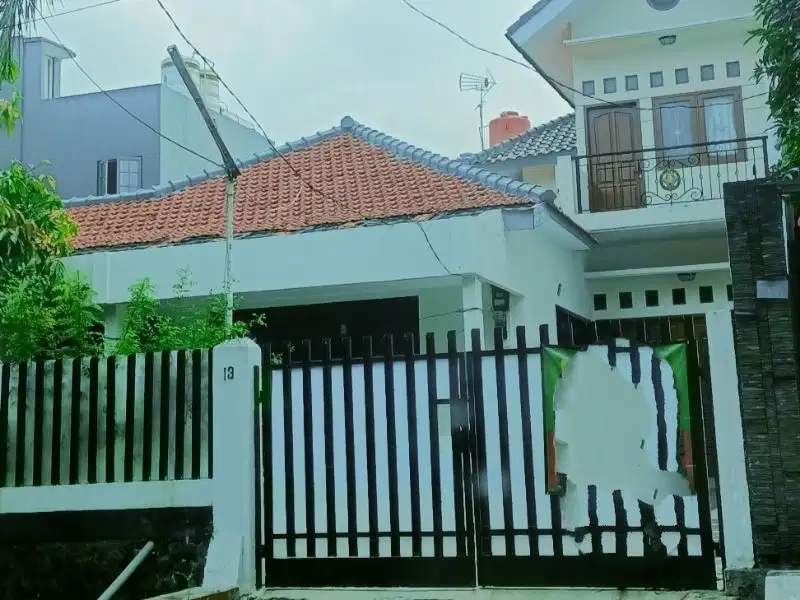 Dijual/sewakan Rumah di Jl. Cikatomas, Kebayoran Baru, Jakarta Selatan