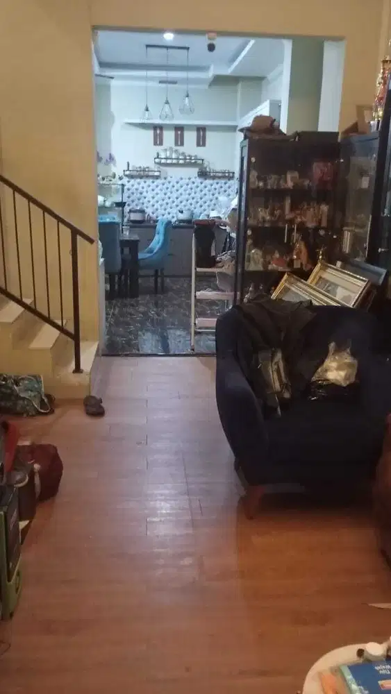 Dijual rumah 3lt balkon luas di Binong fully furnished