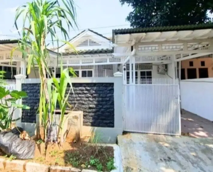 Rumah Cantik dalam Komplek dekat Stasiun Sudimara Jombang