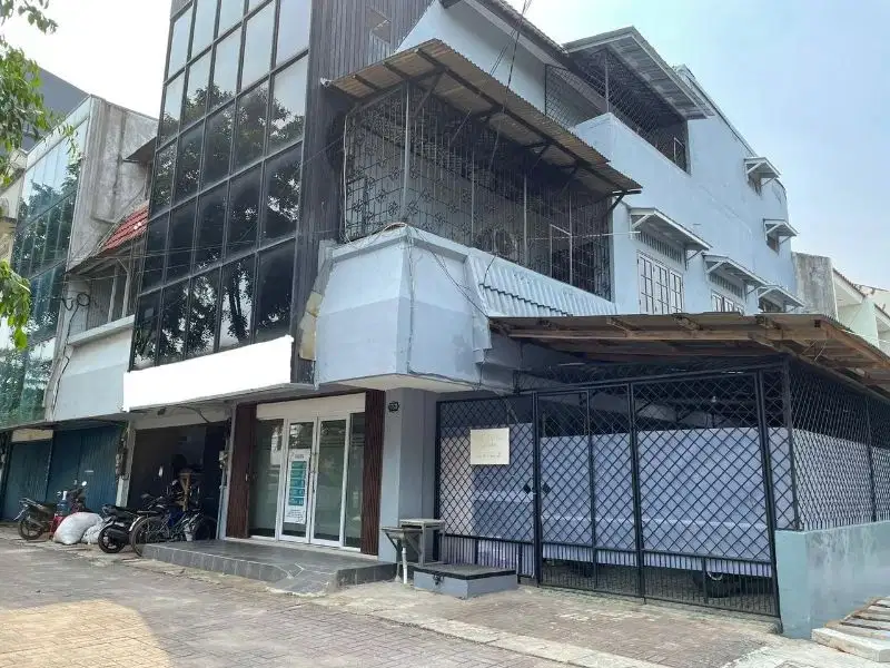 Ruko Hoek 3 Lantai 10x15 Gading Griya Lestari hadap Selatan