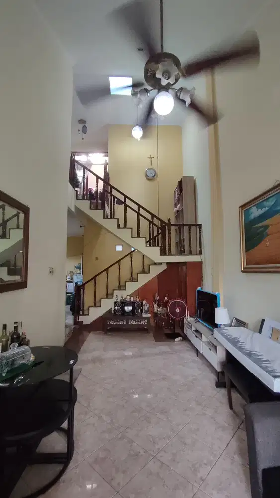 Dijual cepat rumah siap huni 1½ lantai di Bulevard Hijau