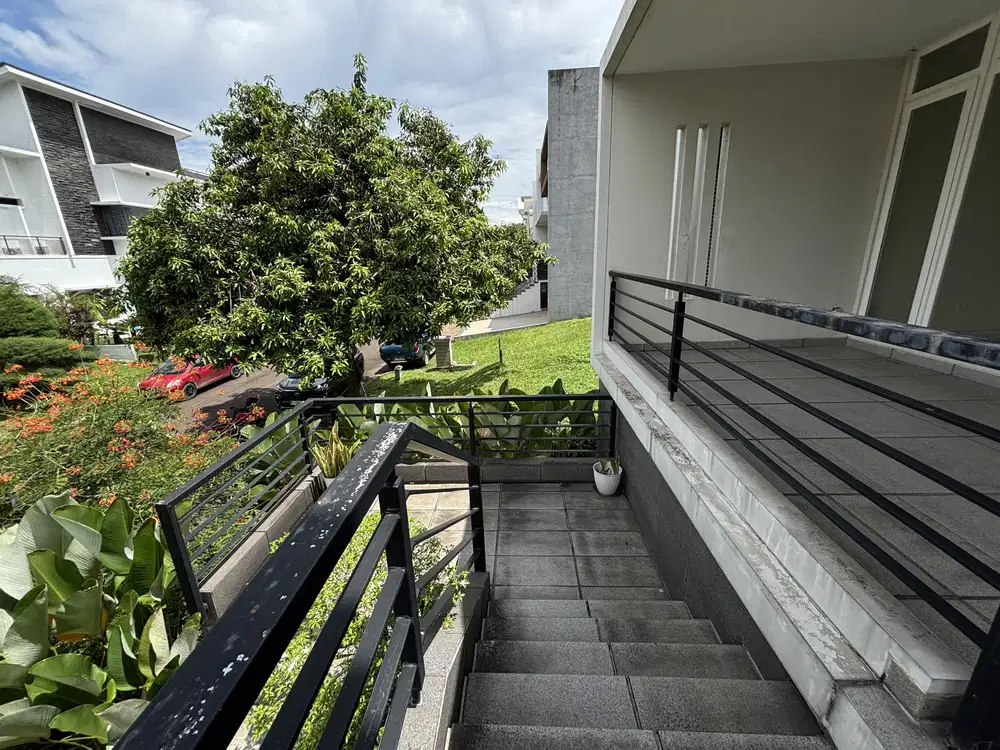 Dijual rumah private swimming pool gading serpong