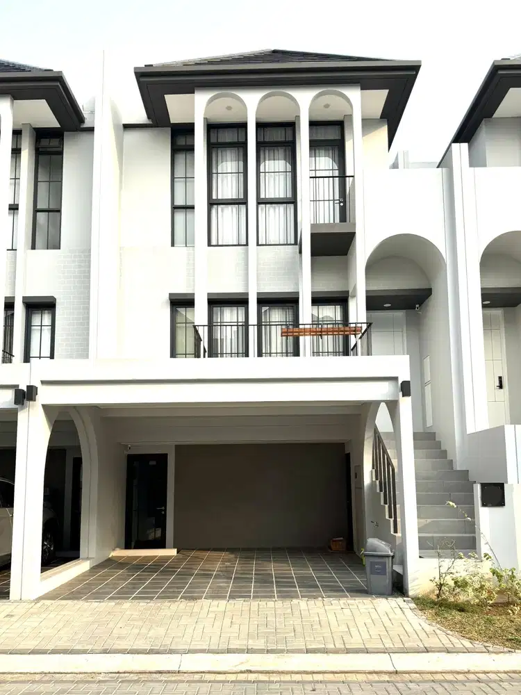 JUAL CEPAT HARGA MIRING RUMAH MODERN MINIMALIS 3 LANTAI GREENWICH BSD
