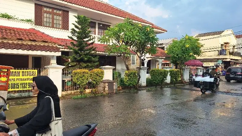 Jual rumah 2 lantai taman asri dekat kreo & joglo