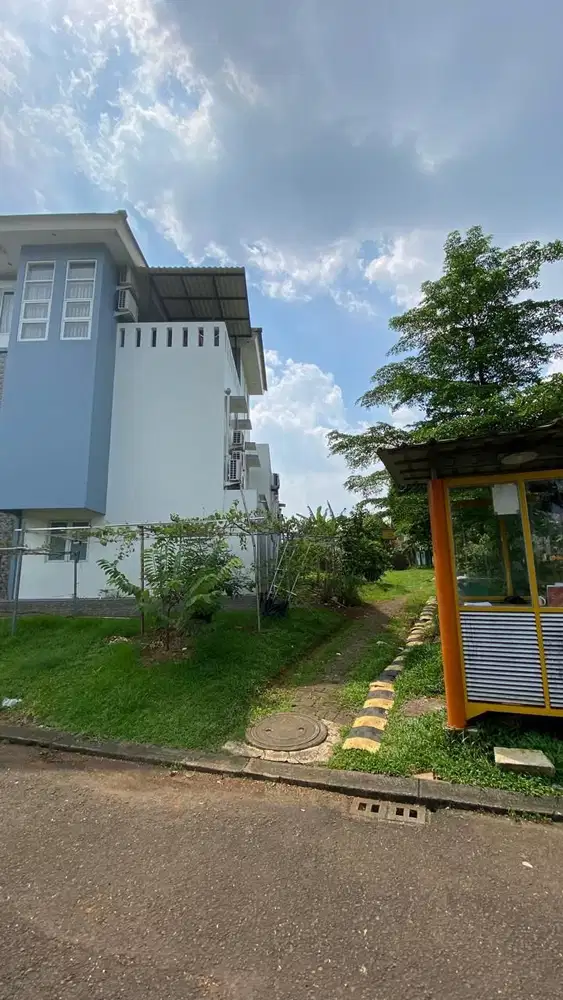 TURUN HARGA Rumah Huk 3 lantai @Cosmo Icon BSD