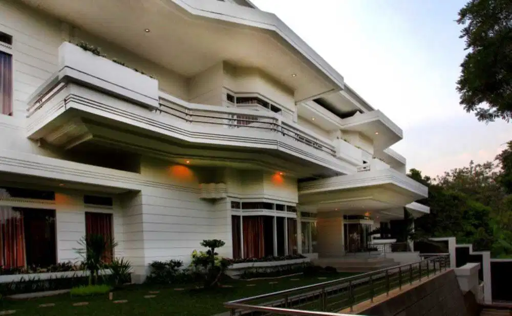 DIJUAL GUEST HOUSE EKSKLUSIF 1373 M² DI CIDADAP BANDUNG